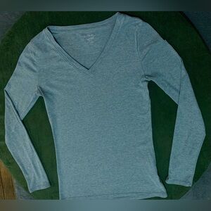 🌻EUC Soft V-Neck Long Sleeve Tee - Sage Green